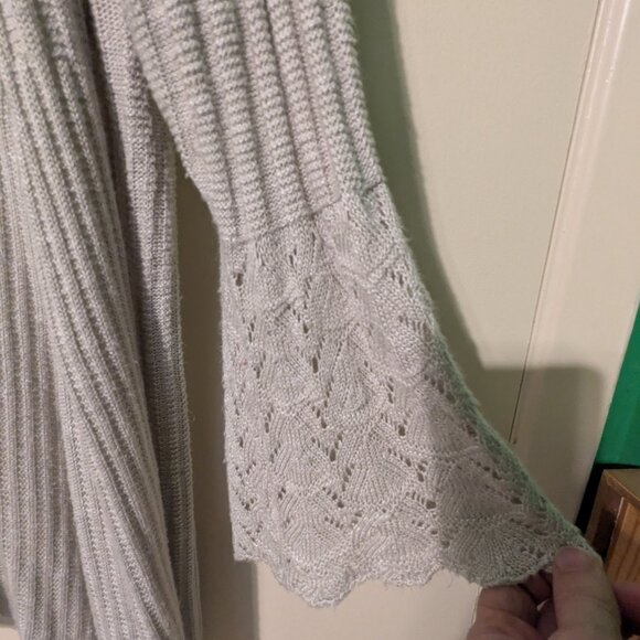 Torrid Size 3 open front cardigan sweater with flare sleeve detail - Picture 4 of 5